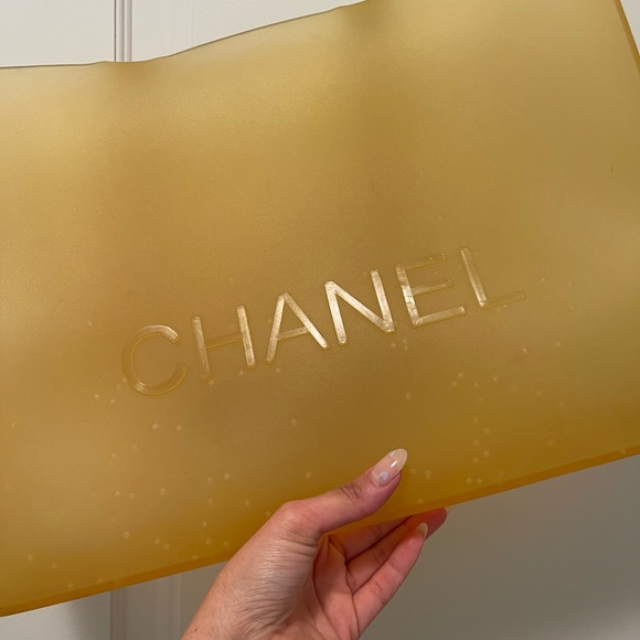 Authentic vintage CHANEL jumbo yellow clear rubber tote shoulder bag - Picture 2 of 7